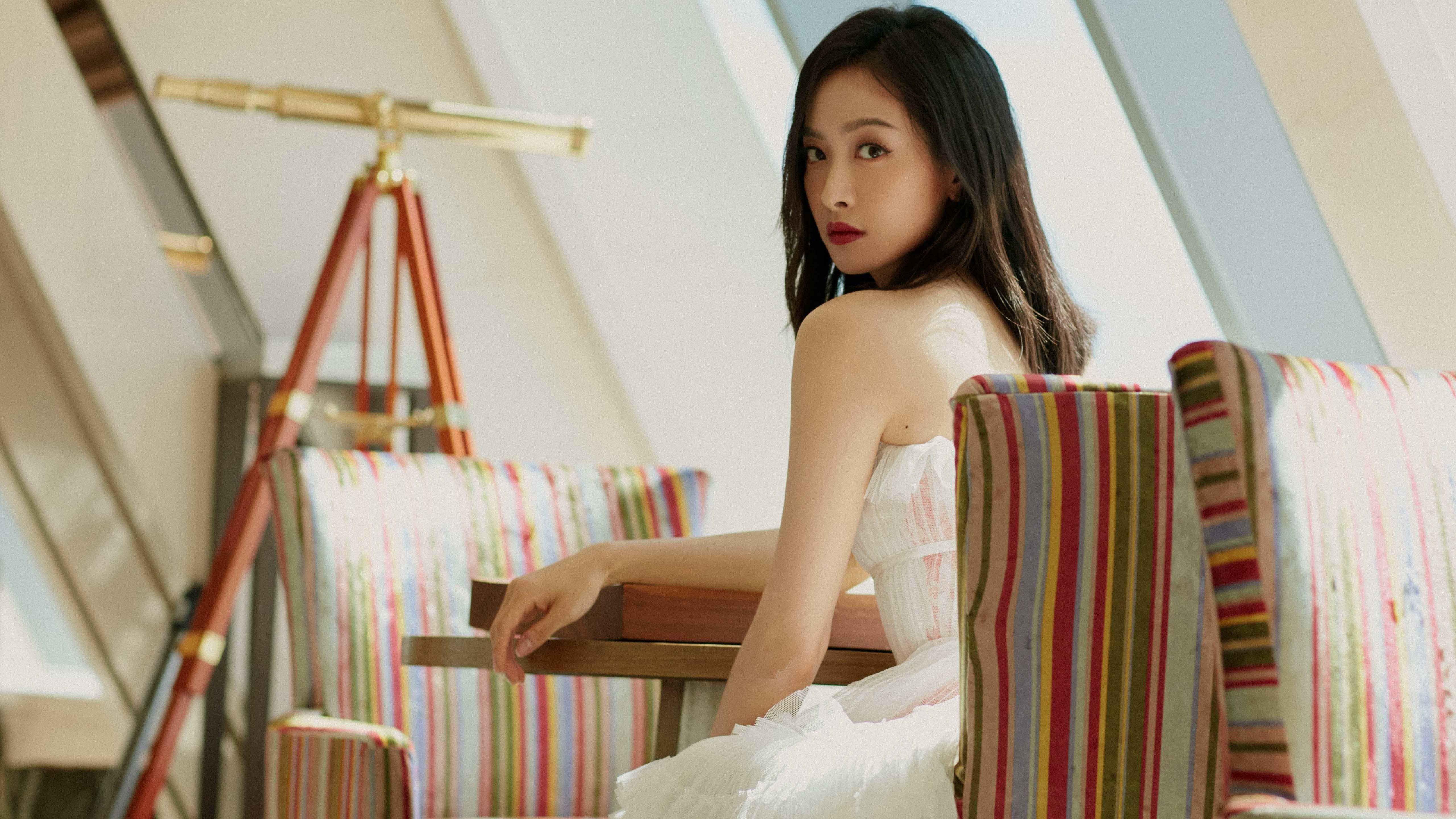 爱游戏app推荐-张雨霏展示赛前热身动作被点赞，张雨霏参赛项目