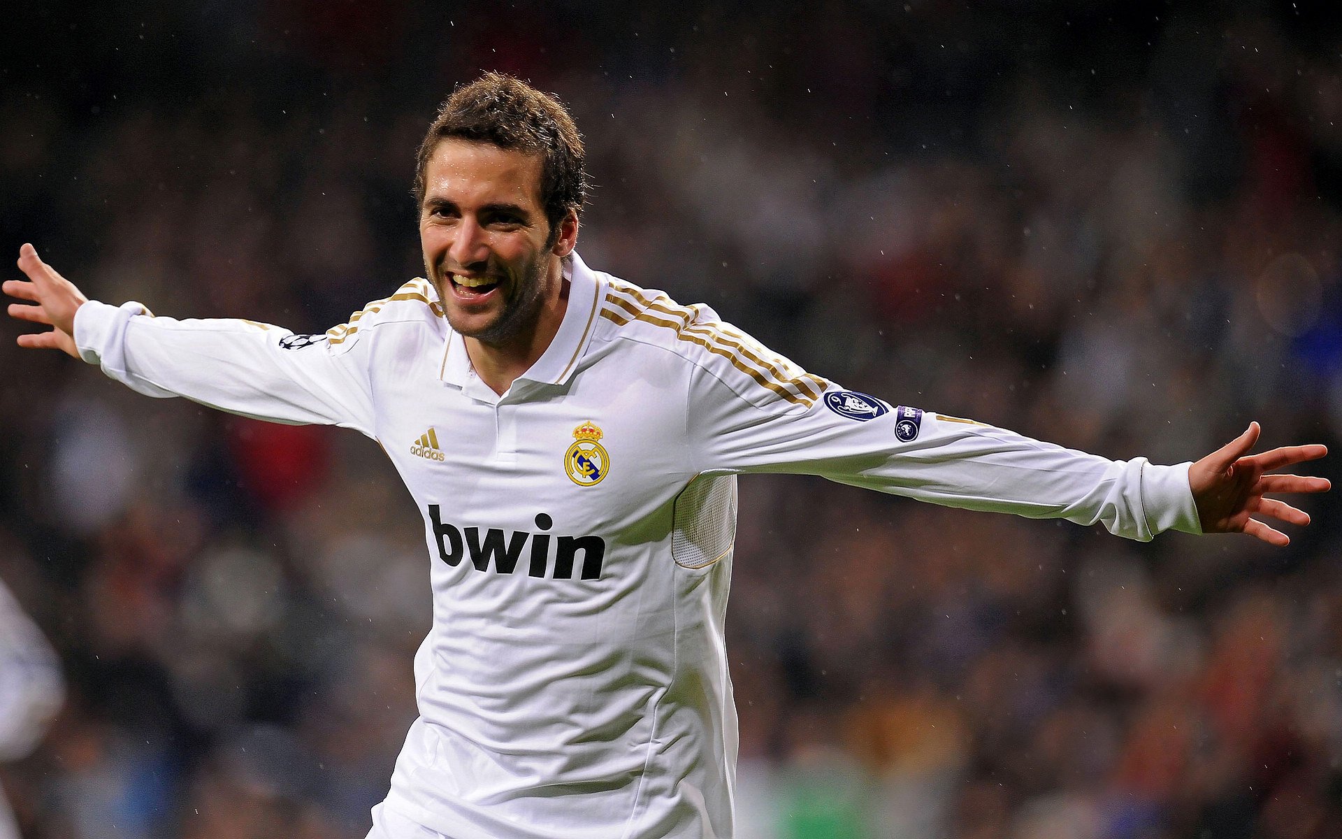 中国足球预赛激战正酣,冲击世界杯再升一级!,中国足球世预赛比赛结果